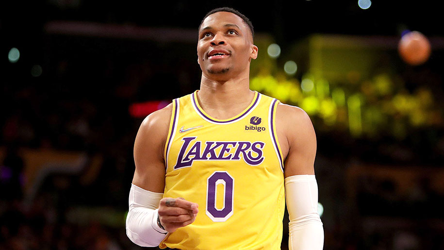 Russell Westbrook k&iacute;ch hoạt m&ugrave;a cuối với Los Angeles Lakers, hưởng lương cao thứ nh&igrave; NBA
