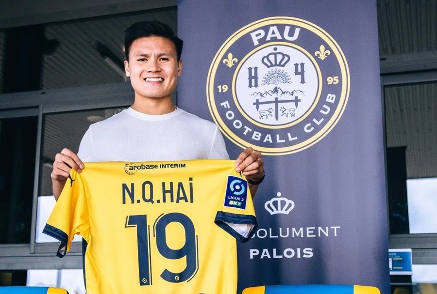 Hình ảnh cực chất của Quang Hải khi ra mắt Pau FC