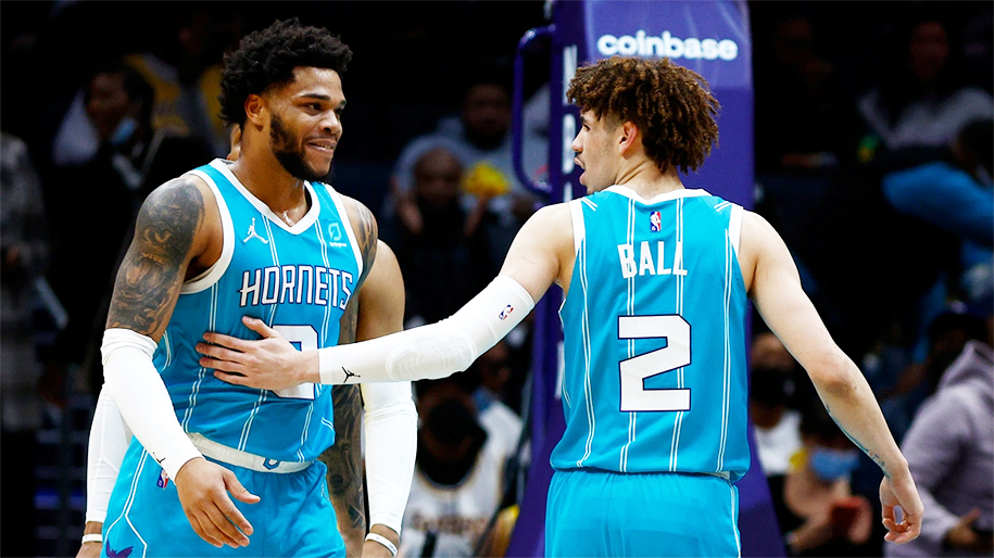 Đồng đội LaMelo Ball ở Charlotte Hornets bị bắt vì hành hung vợ