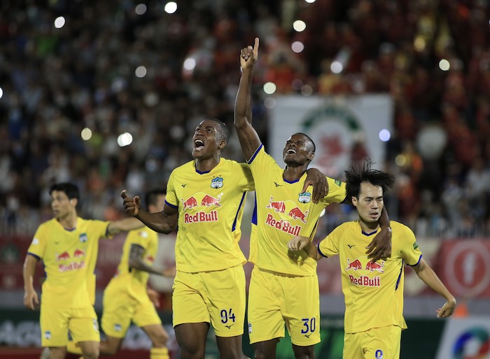 HLV Kiatisuk hài lòng dù chưa thắng 5 trận liên tiếp ở V.League 2022