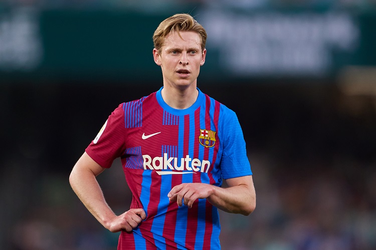 Frenkie de Jong: Giảm lương để ở lại Barca hoặc đến MU Frenkie de Jong: Giảm lương để ở lại Barca hoặc đến MU