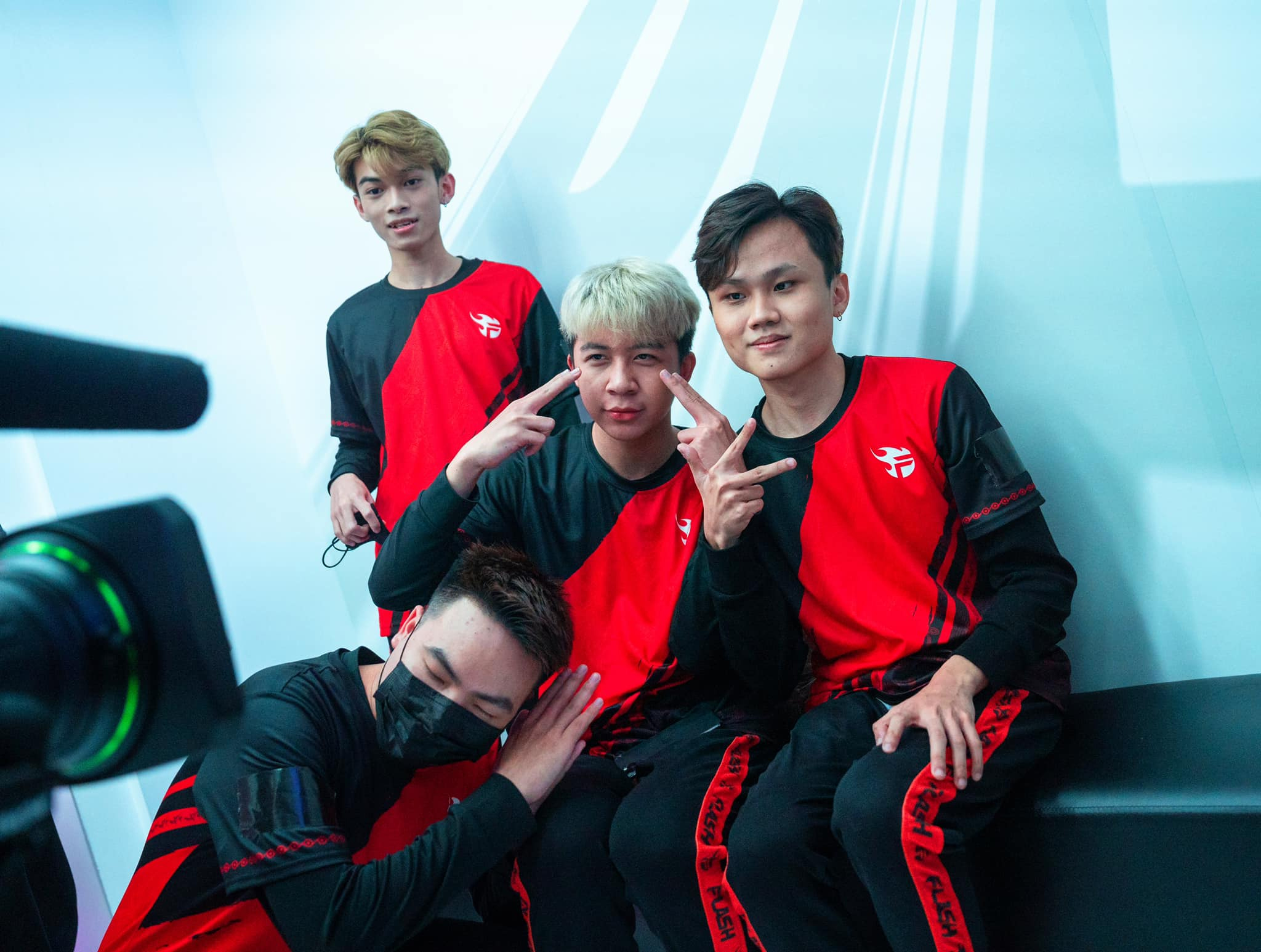 Team Flash nói gì sau chiến thắng bất ngờ ở tứ kết ICONS 2022?