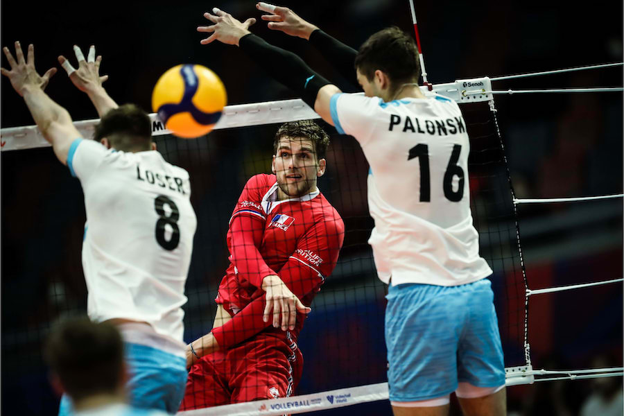 Siêu sao Earvin N'Gapeth chấn thương, Pháp "tự bắn vào chân mình" trong cuộc đua vị trí số 1 VNL 2022