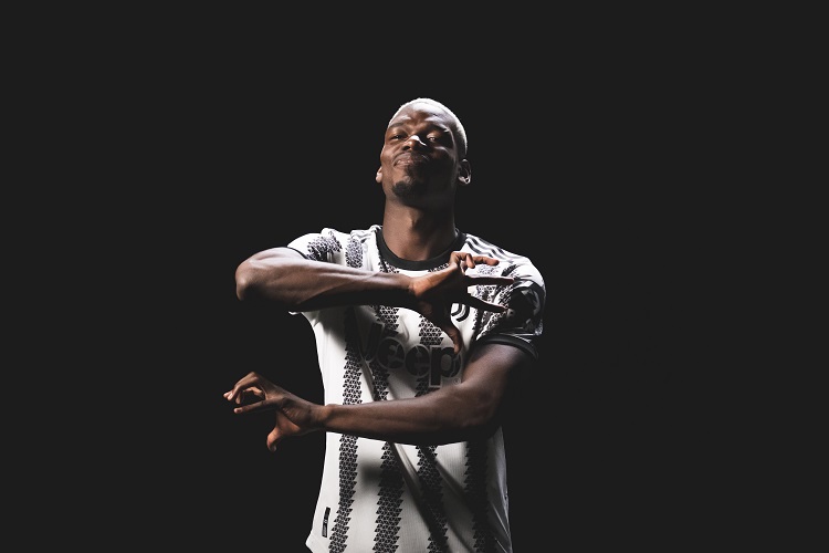Pogba chính thức trở lại Juventus, nhận số áo huyền thoại