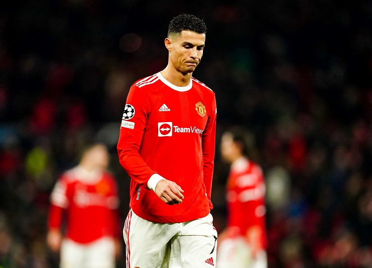 Ở cách xa MU 10.000 km, Ronaldo vẫn là chủ đề chính trận gặp Liverpool