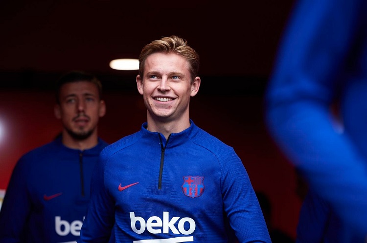Vì sao Barca “ép” De Jong phải chuyển tới MU? Vì sao Barca “ép” De Jong phải chuyển tới MU?