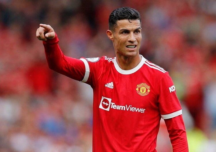Ronaldo nhận đề nghị kếch x&ugrave; từ đội b&oacute;ng Saudi Arabia