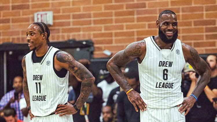 LeBron James ghi 42 điểm 