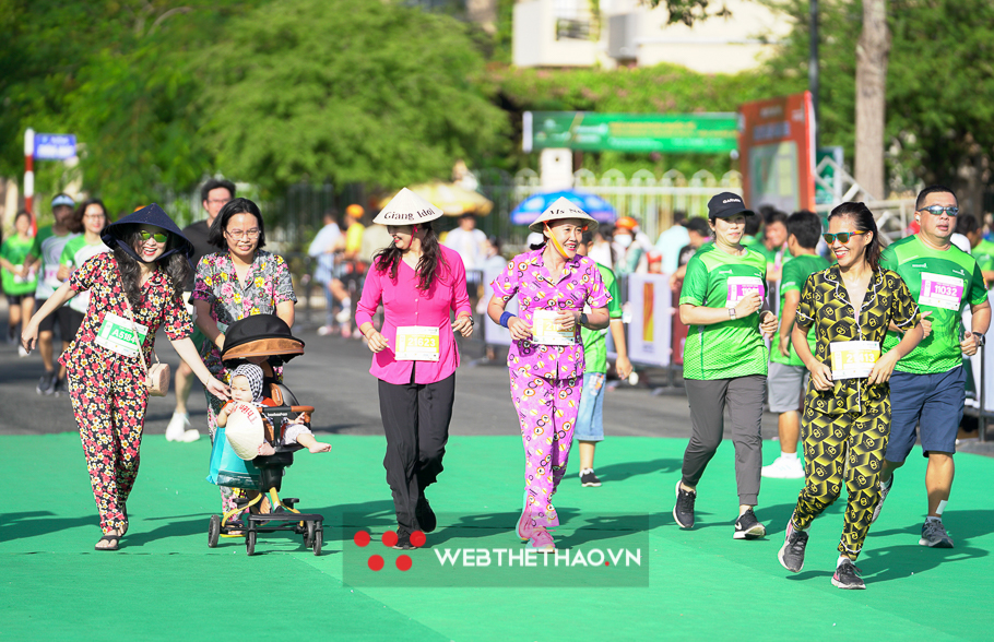 Hình ảnh ấn tượng trên đường đua giải Marathon Quốc tế Vietcombank Mekong Delta 2022
