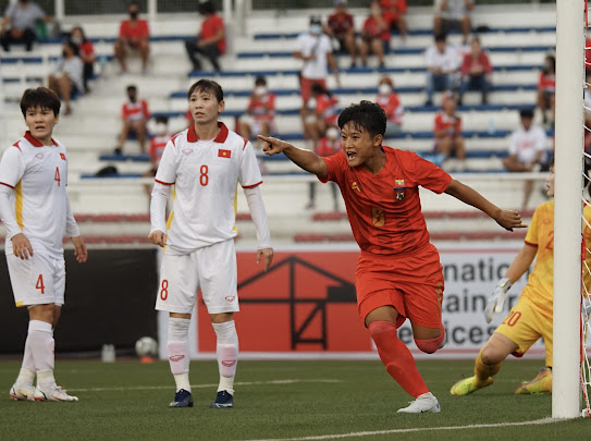 Kết quả nữ Việt Nam 3-4 Myanmar: Kim Thanh lập cú đúp sai lầm, đội nhà cay đắng nhận thất bại