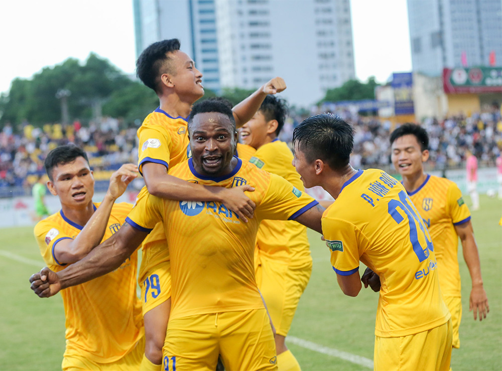 Vòng 8 V.League 2022: SLNA và thử thách giữ ngôi đầu, Nam Định vùng vẫy thoát nhóm cuối