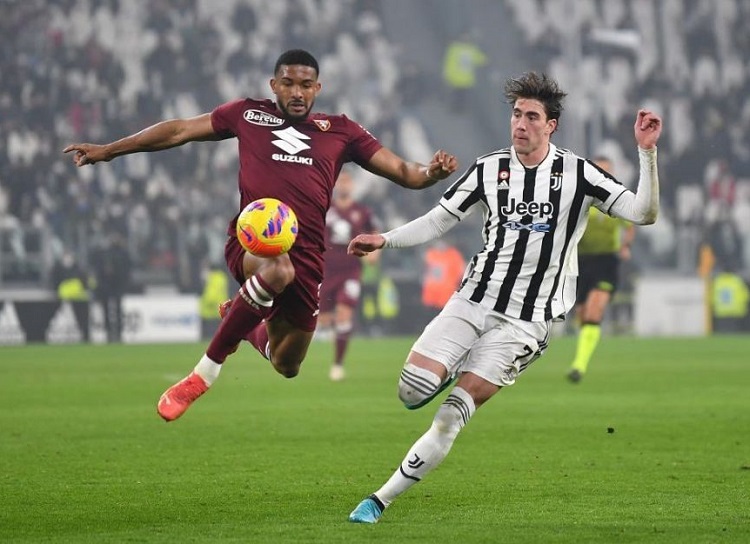 Juventus mua hậu vệ gần 50 triệu euro từ đối thủ cùng thành phố