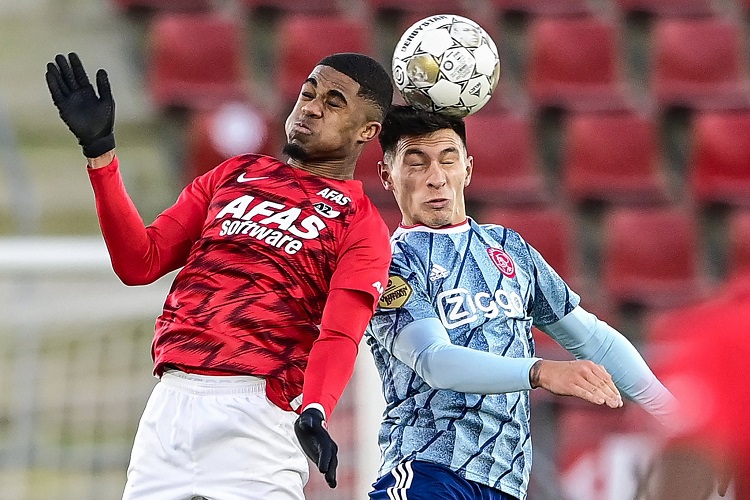 Lisandro Martinez c&oacute; thể chơi 4 vị tr&iacute; tại MU