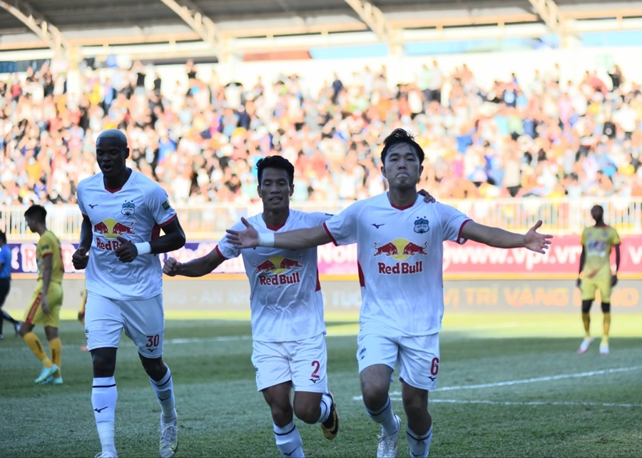 HAGL thắng trận thứ 4 liên tiếp, trở lại mạnh mẽ đua vô địch V.League 2022