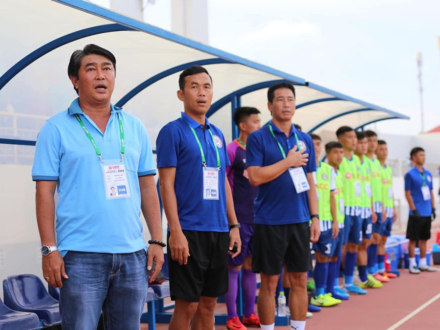 HLV Trần Minh Chiến ẩn ý bị can thiệp chuyên môn, Tiến Linh bình luận: “Chuyện muôn thuở mà thầy"