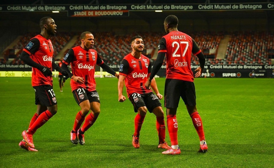 Guingamp – Đối thủ đầu tiên của Quang Hải ở Ligue 2 có gì đặc biệt?