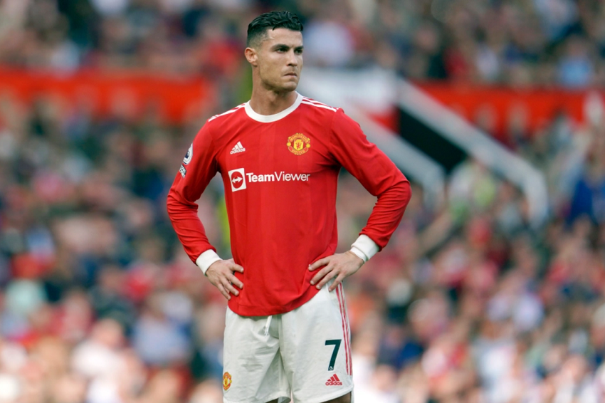 Ronaldo đề nghị MU định giá chuyển nhượng để tới một CLB bí ẩn