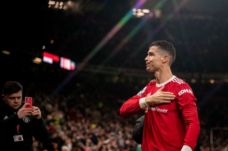 Ronaldo bất ngờ tuyên bố chơi cho MU vào cuối tuần