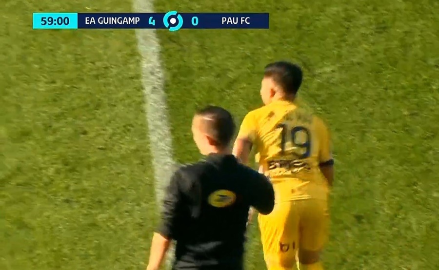 Chỉ cần 30 phút, Quang Hải trở thành cầu thủ hay nhất Pau FC