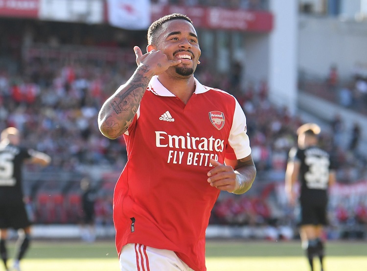 Gabriel Jesus tiếp tục b&ugrave;ng nổ, Arsenal đoạt Emirates Cup