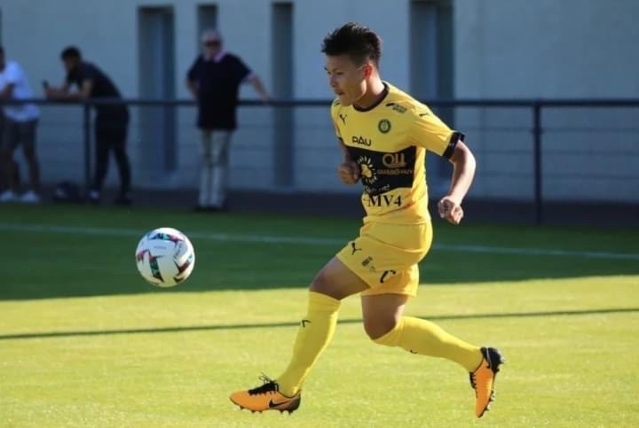 Vì sao thua đậm nhất, đội bóng của Quang Hải không xếp cuối Ligue 2?