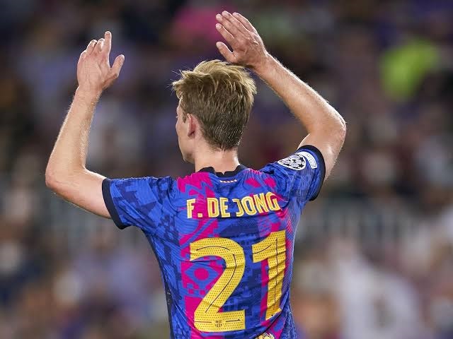 MU quyết chơi lớn để đem về Frenkie de Jong