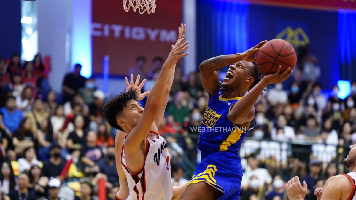 Ho Chi Minh City Wings thua trận sân nhà thứ 3, cuộc đua Playoffs trở nên phức tạp