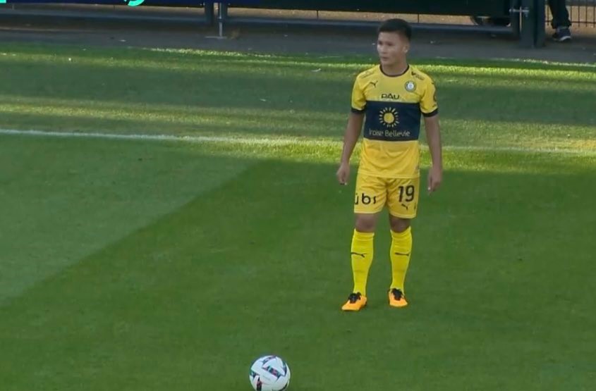 Trực tiếp Pau FC vs Dijon: Quang Hải lần đầu đá chính
