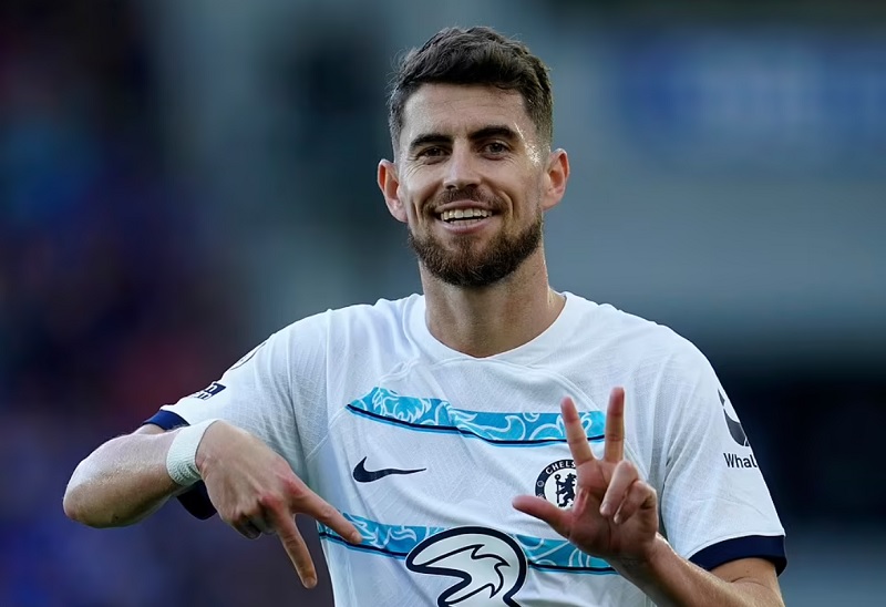 Jorginho sút phạt đền thành công cho Chelsea nhiều hơn Hazard