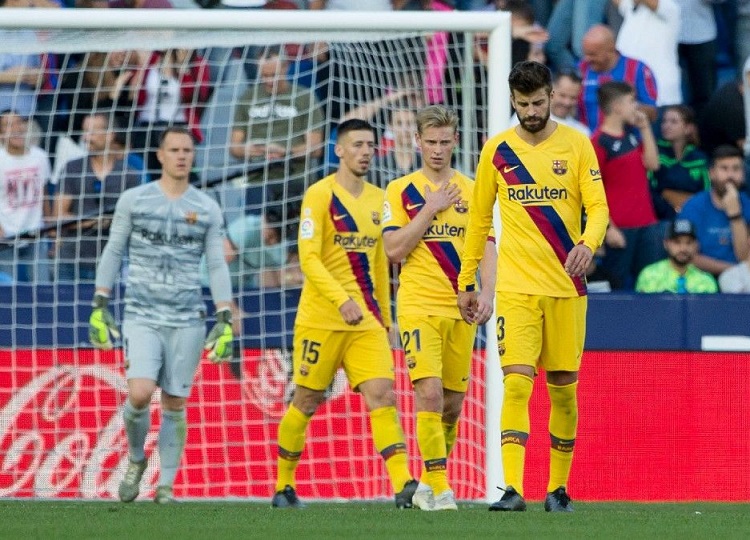 De Jong liên quan đến khoản phụ trội hơn 300 triệu euro của Barca De Jong liên quan đến khoản phụ trội hơn 300 triệu euro của Barca