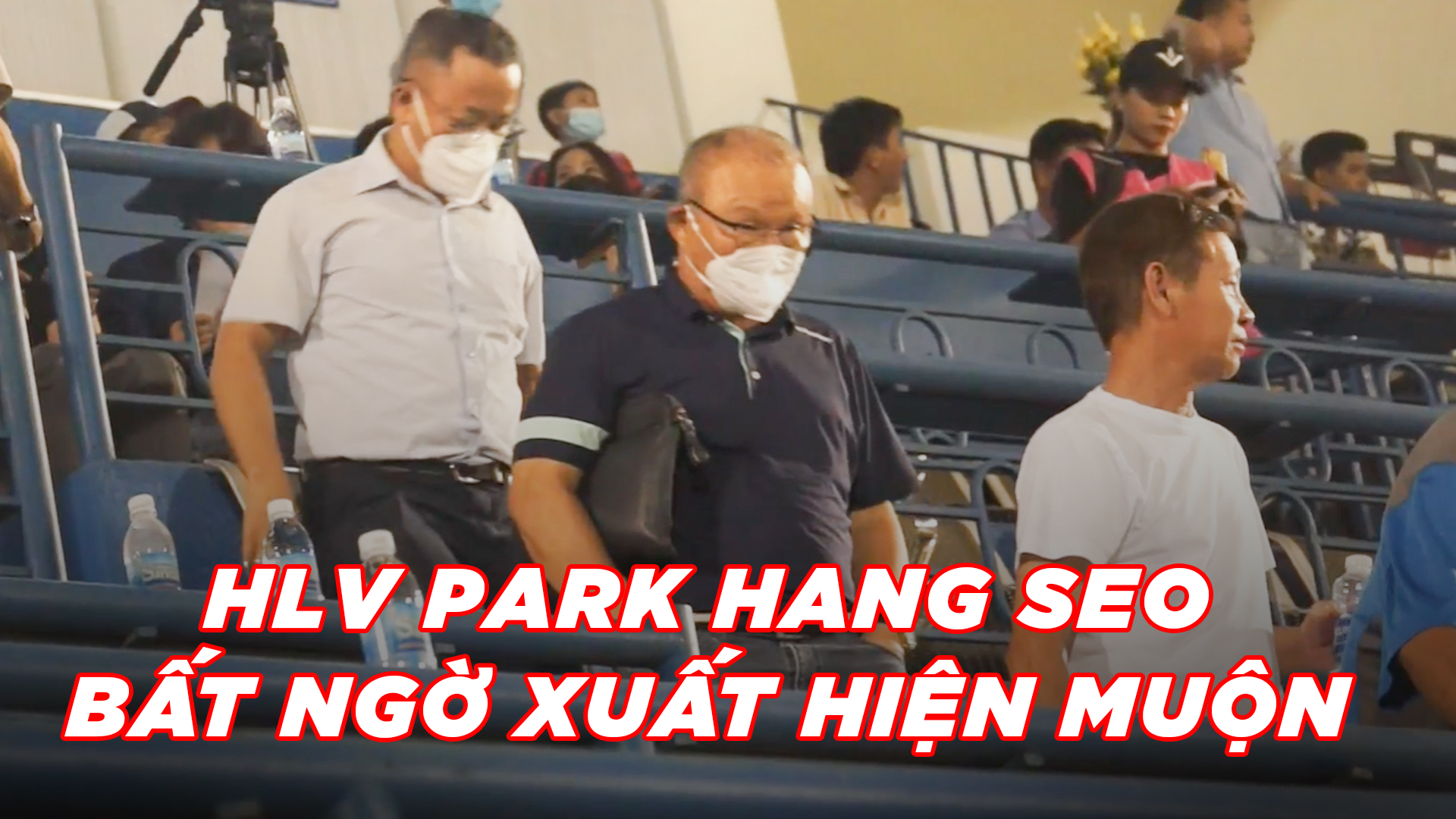 HLV Park Hang Seo bất ngờ xuất hiện muộn, dành sự quan tâm đặc biệt đến U19 Việt Nam