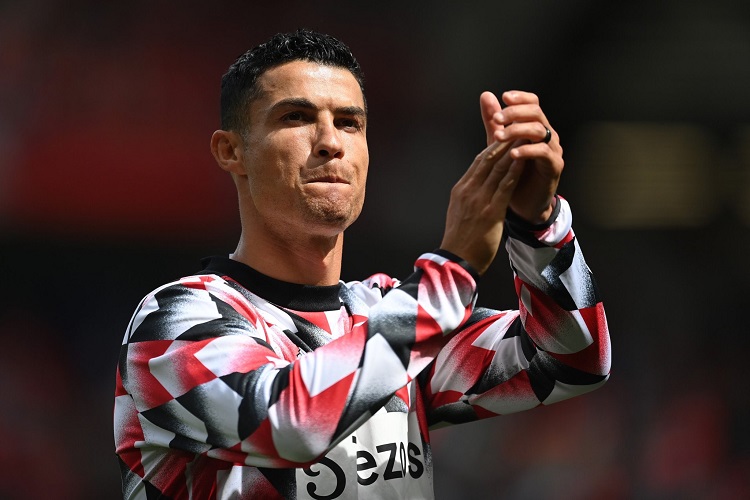 “MU không thể để Ronaldo ra đi”