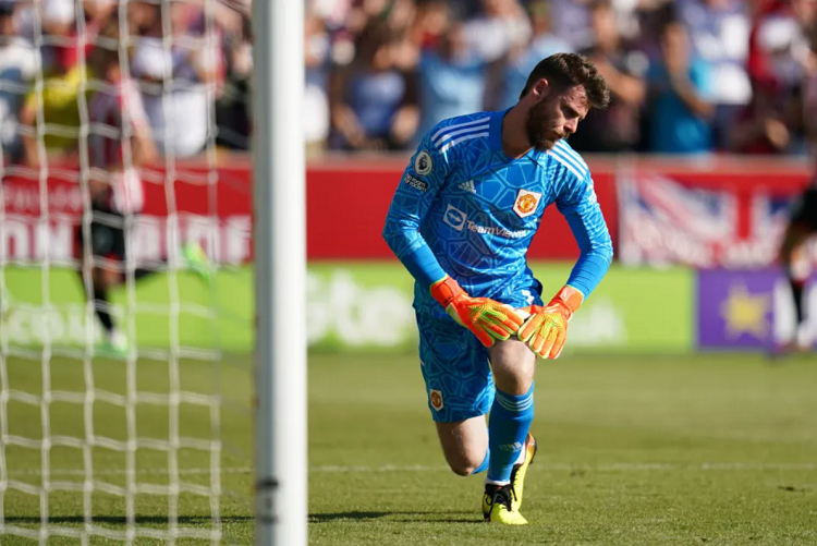 MU và De Gea trải qua ác mộng kinh hoàng trước Brentford
