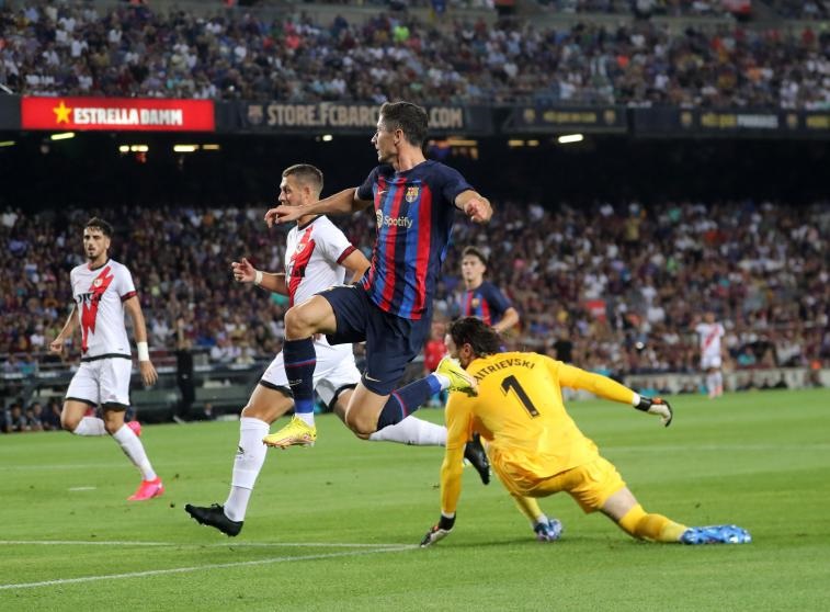 Lewandowski kết thúc kỷ lục đáng kinh ngạc với Barca
