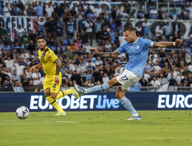 Immobile bắt kịp Batistuta về ghi bàn mọi thời đại của Serie A