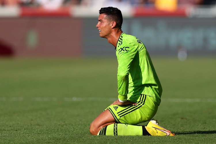 MU xem xét chấm dứt hợp đồng với Cristiano Ronaldo MU xem xét chấm dứt hợp đồng với Cristiano Ronaldo