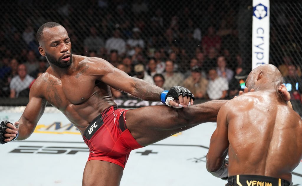 UFC 278: Leon Edwards "một đá định giang sơn", knockout Kamaru Usman giật đai vô địch