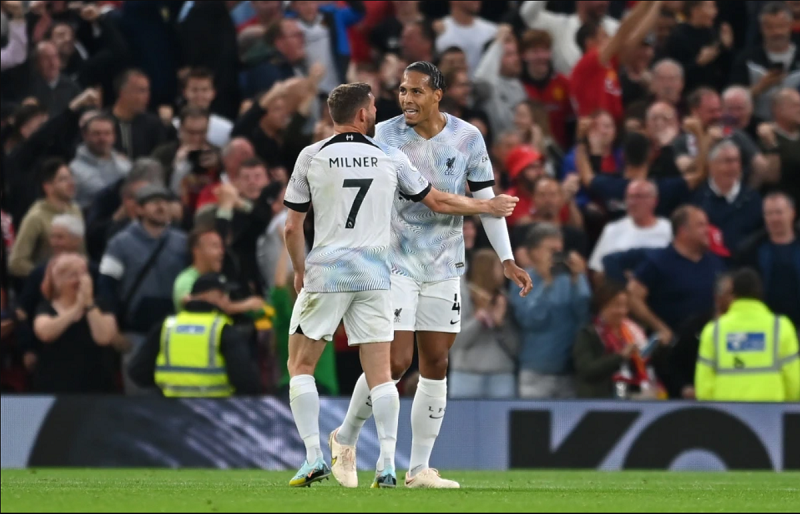 Van Dijk bị chế giễu về bàn thua đầu tiên của Liverpool trước MU