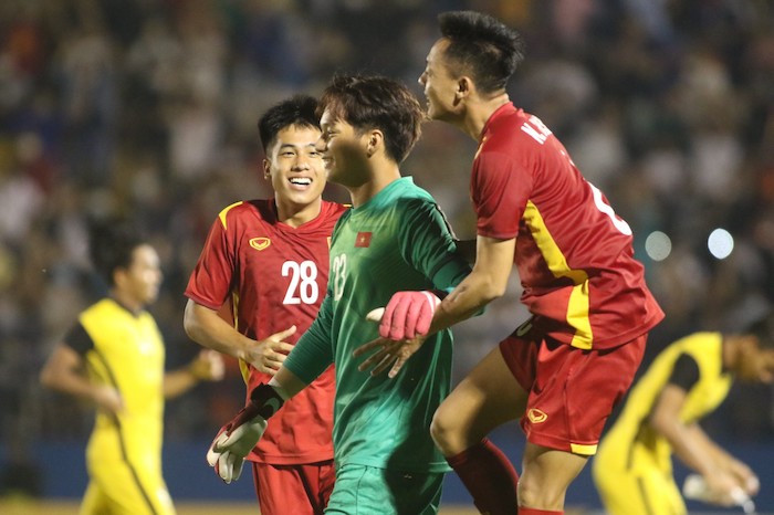 U20 Việt Nam đá giao hữu với U20 Palestine ở Việt Trì