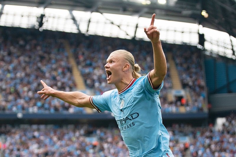 Giải cứu Man City, Haaland gây kinh ngạc về số lần lập hat-trick