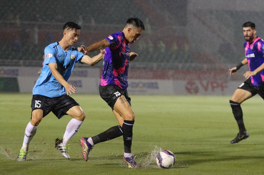 Nam Định gọi, Sài Gòn trả lời, cuộc đua trụ hạng V.League vô cùng kịch tính