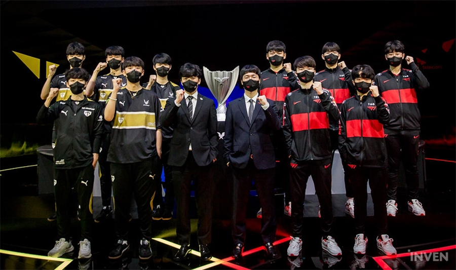 Nhận định chung kết LCK Mùa Hè 2022: T1 vs GEN