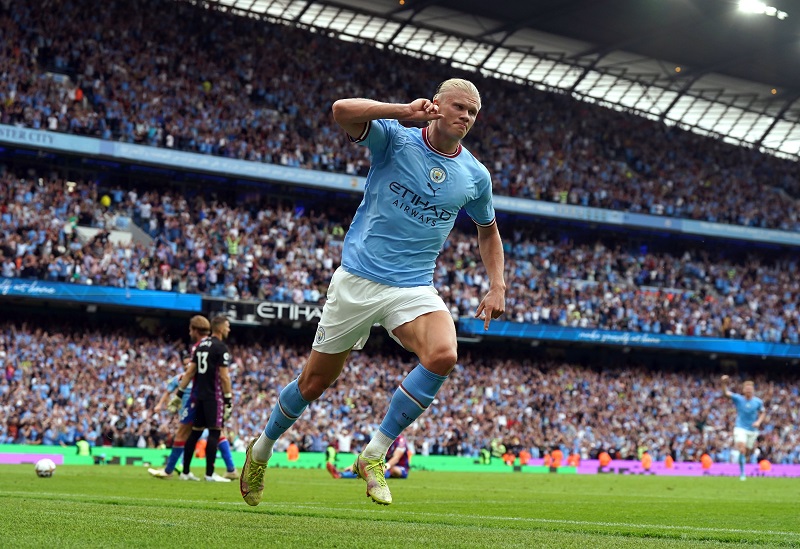 “Quái vật” Haaland lại lập hat-trick cho Man City, trở thành vua ghi bàn tháng 8
