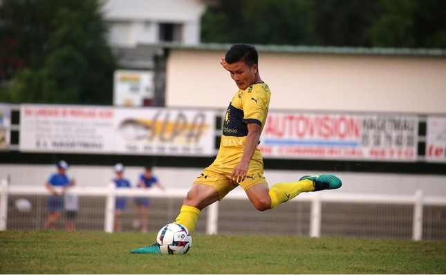 Quang Hải đá 11 phút, Pau FC rơi xuống cuối bảng Ligue 2