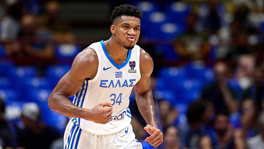 Giannis Antetokounmpo oanh tạc EuroBasket 2022, c&ugrave;ng Hy Lạp bay cao tại v&ograve;ng bảng