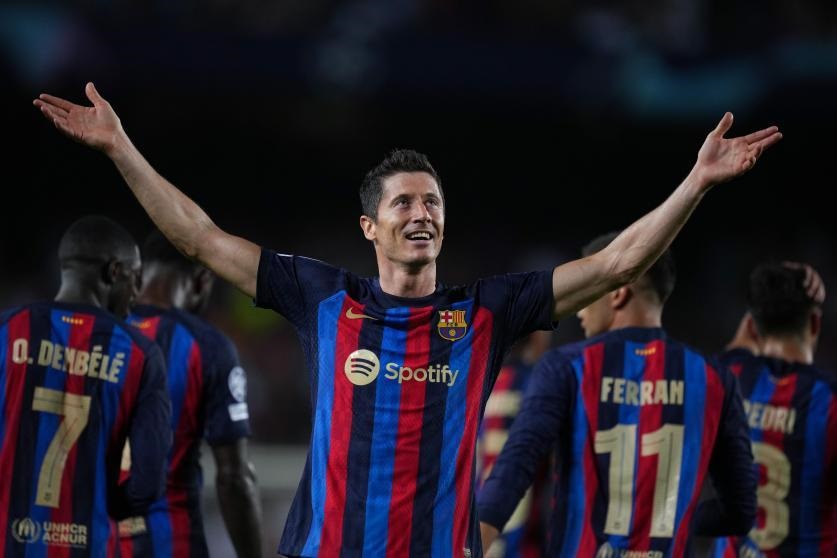 Lewandowski lập hat-trick độc nhất vô nhị ở Champions League Lewandowski lập hat-trick độc nhất vô nhị ở Champions League