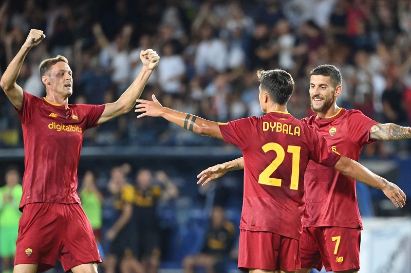Dybala và Abraham giúp Mourinho áp sát ngôi đầu bảng Serie A