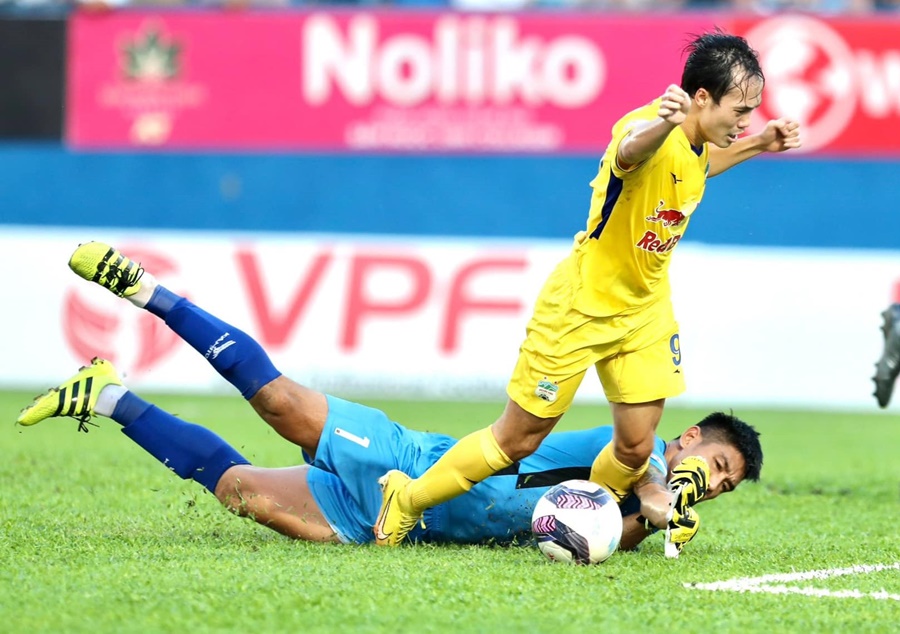HAGL bị từ chối penalty, Tuấn Anh “không muốn nói về quyết định của trọng tài”