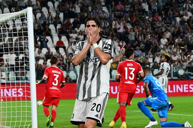 Juventus gặp ác mộng Champions League lần đầu tiên trong lịch sử