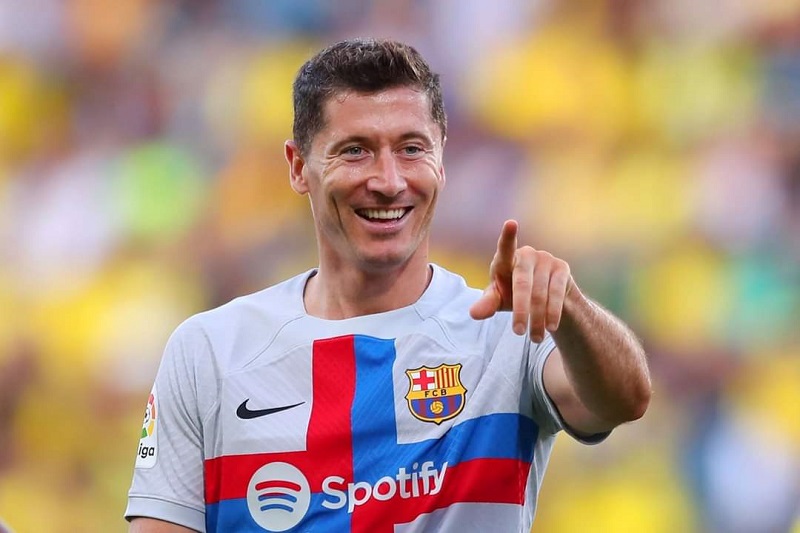 Đội hình ra sân dự kiến Barca vs Elche: Lewandowski trở lại đá chính